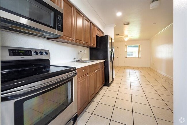 Building Photo - 6170 SW 43rd St Unit 1-2 Rental