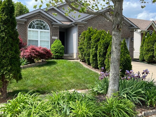 Photo - 221 Old Woolen Mill Ln