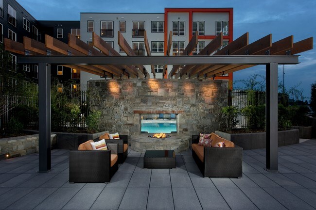 Halstead Square - Lotus & Lofts