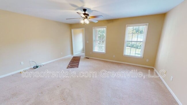 Photo - 863 McAbee Rd