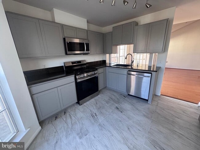 Photo - 5960 Millrace Ct Unit B301