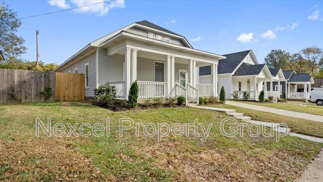 Photo - 1068 Bruce St