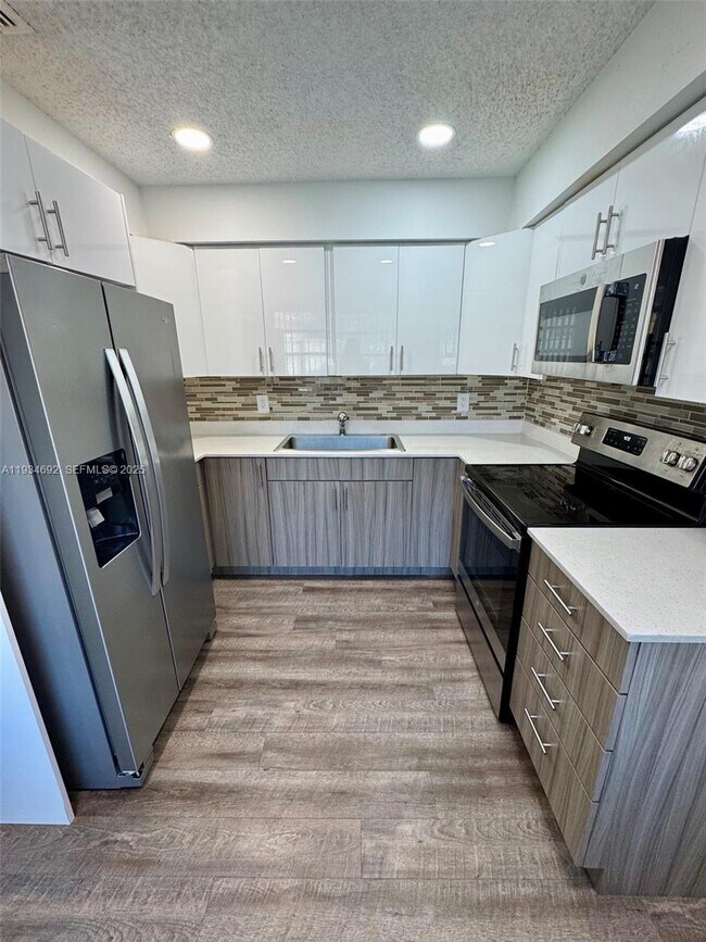 Photo - 100 SW 9th St Unidad B