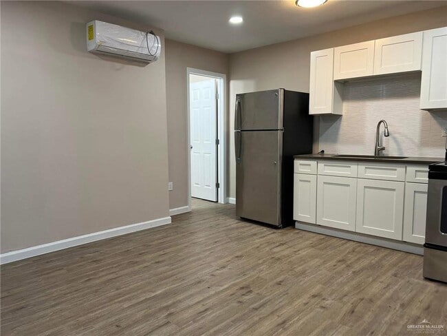Photo - 5 N 17th St