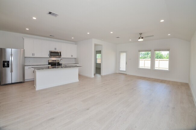 Photo - 7831 Sanremo Dr