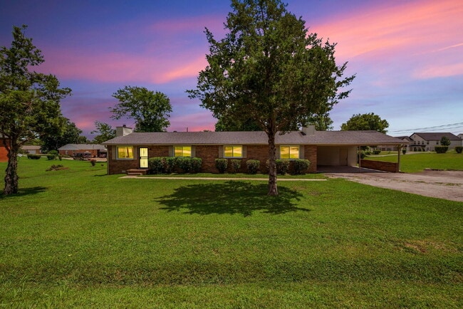 Furnished, remodeled 2BR near Nashville hospitals, all utilities and WiFi included, updated kitch... - Furnished, remodeled 2BR near Nashville hospitals, all utilities and WiFi included, updated kitch...