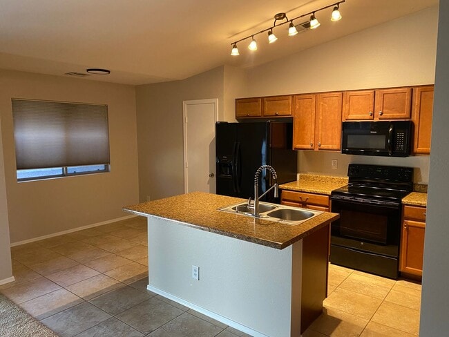 Photo - Charming 3 Bed w/Den in Northwest Peoria