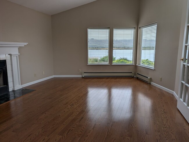 Photo - 14864 Channel Dr