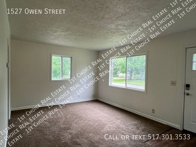 Photo - 1527 Owen St