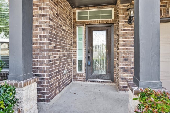 Photo - 6915 Pebble Pass Ln