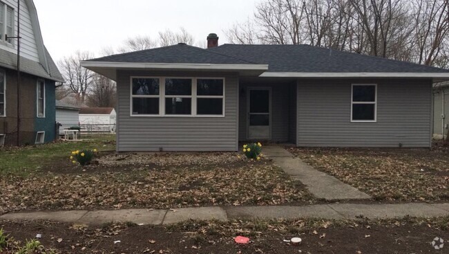 Building Photo - 3 Bedroom 1 bath Rental