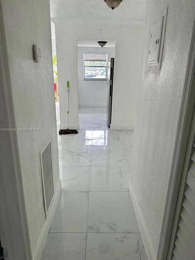 Building Photo - 7101 SW 89th Ct Unit 104