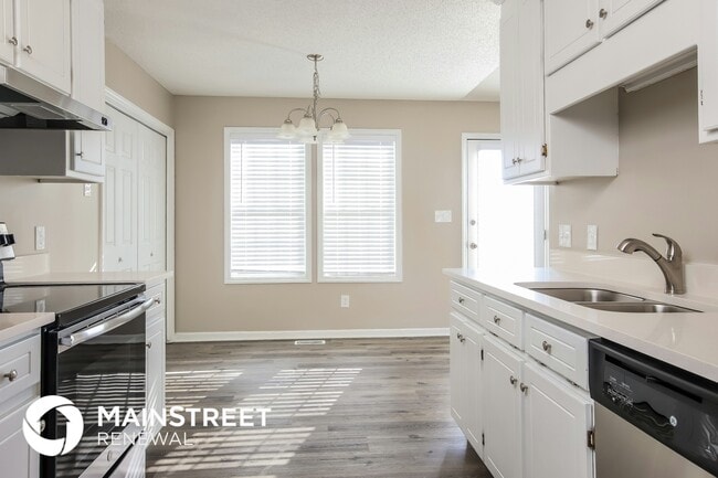 Photo - 1779 Crantock Rd