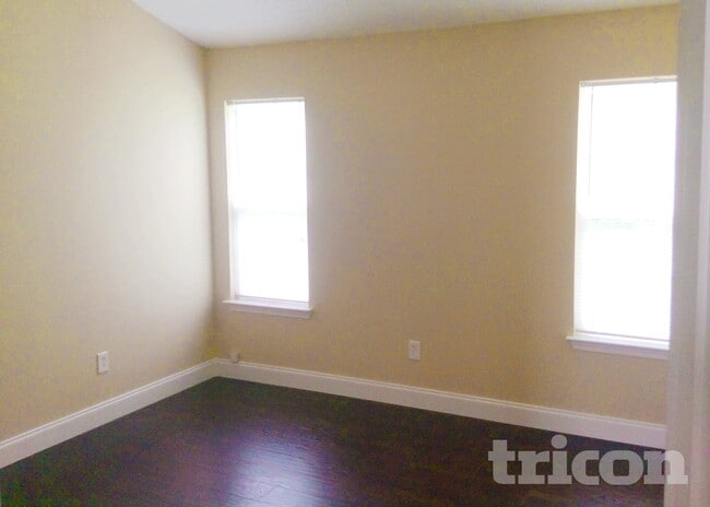 Photo - 621 Hoskins Ridge Ln