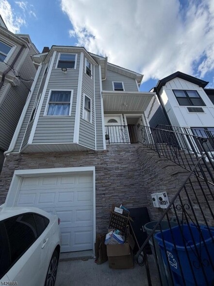 171 N 4th St