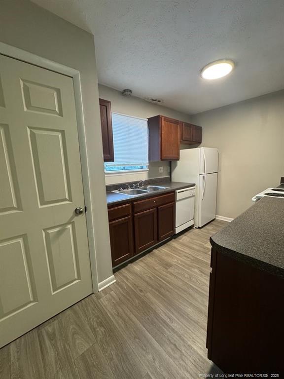 Photo - 801 Applewood Ln