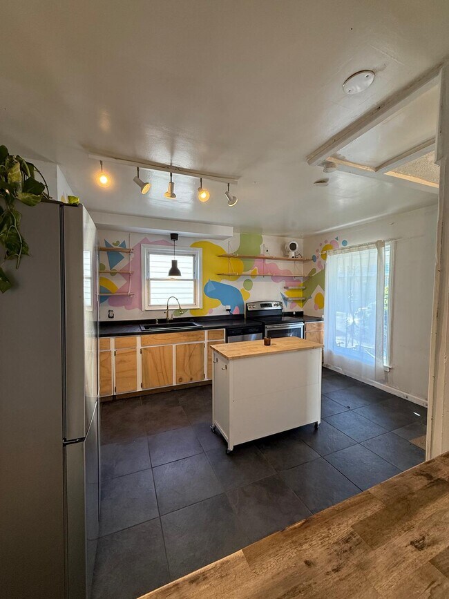 Photo - 12062 Moran St