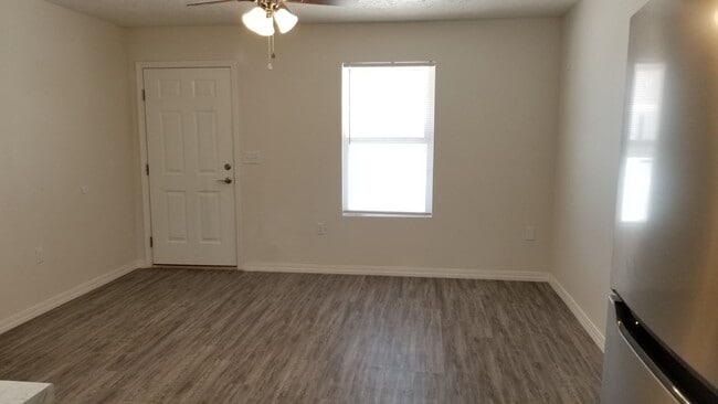 Photo - NEW LUXURY ONE BEDROOM APARTMENT UNFURNISHED Unit 2501-Q