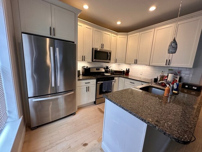 Building Photo - 15 Dana Ave Unit 3