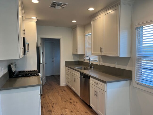 Photo - Beautiful Duplex Home near UC Davis Medical Center