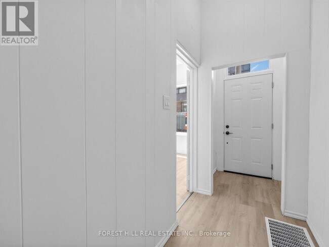 Photo - 419 Dufferin St
