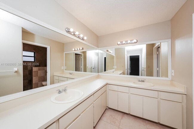 Photo - 845 Daffodil Dr