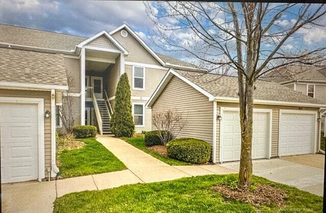 1422 Fox Pointe Cir