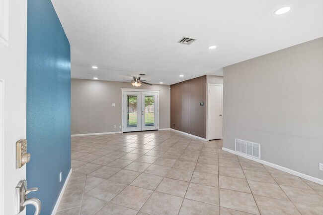 Photo - Charming 3 Bedroom Home