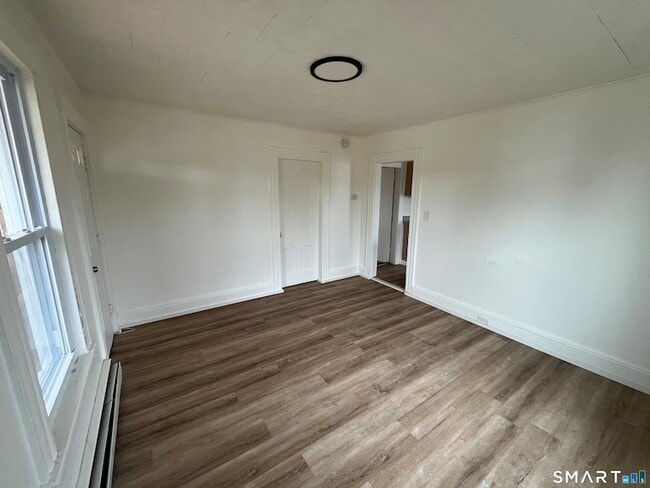 Photo - 11 Roosevelt Ave