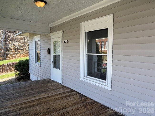 Photo - 326 E Main St