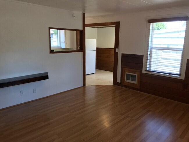 Photo - Springfield one bedroom in triplex with pr...