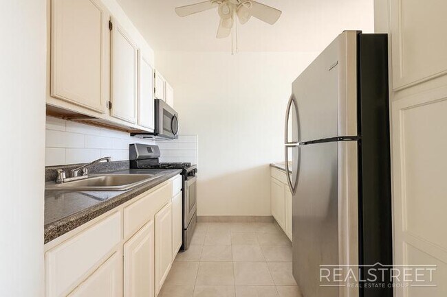 Photo - Renovated 3 BED in North Crown Heights Unidad 4G