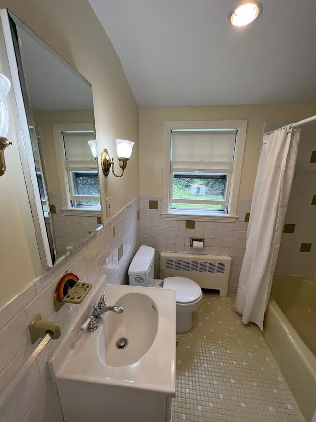 Photo - 48 River Ave