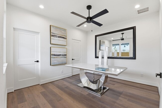 Photo - 7704 Earl Rudder Wy