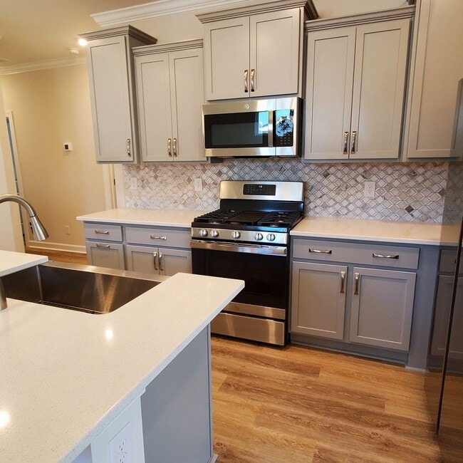 Photo - 617 Cascade Lp