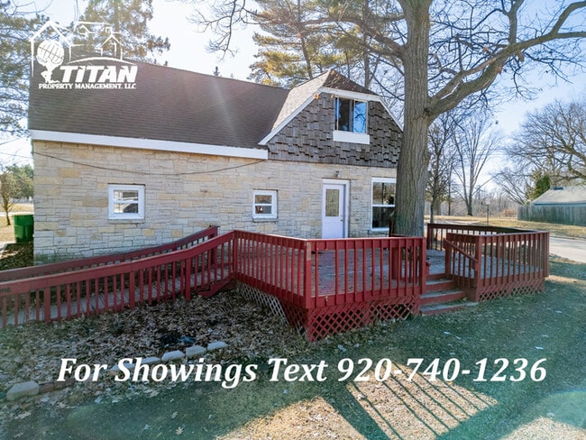 Building Photo - Updated 3 Bedroom Town Home