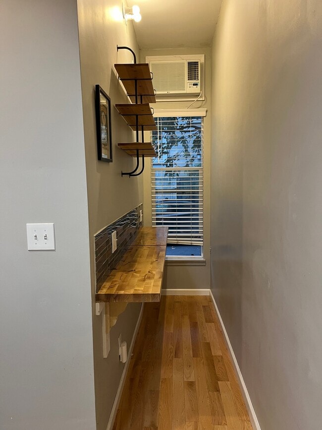 Photo - 484 Linden St Unidad B