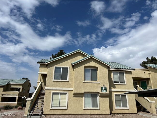 Building Photo - 1541 Linnbaker Ln Unit 201 Rental