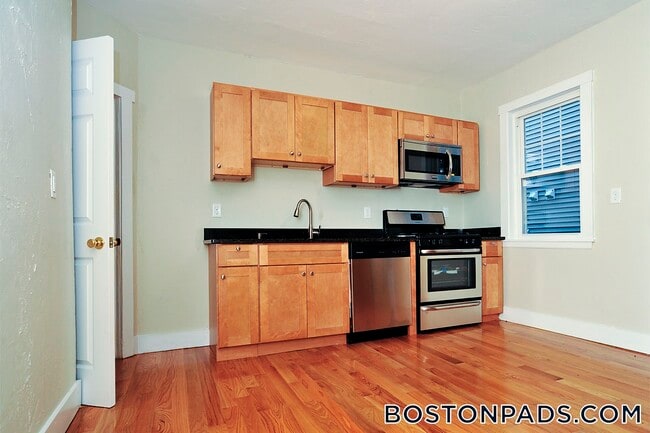 Building Photo - 29 Ridgewood St Rental