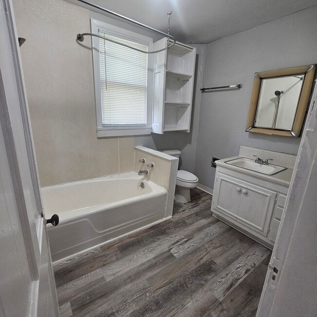 Photo - 221 E 11th St Unit 221 Apt # 2