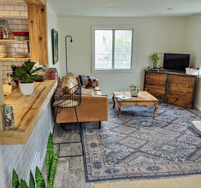 Photo - Darling Cottage Near SLCC!