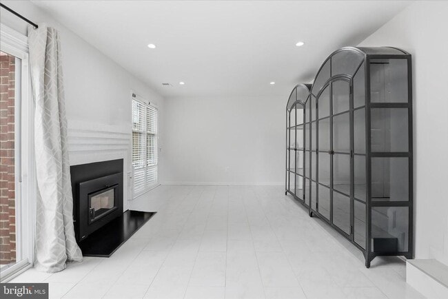 Photo - 5118 Woodmire Ln