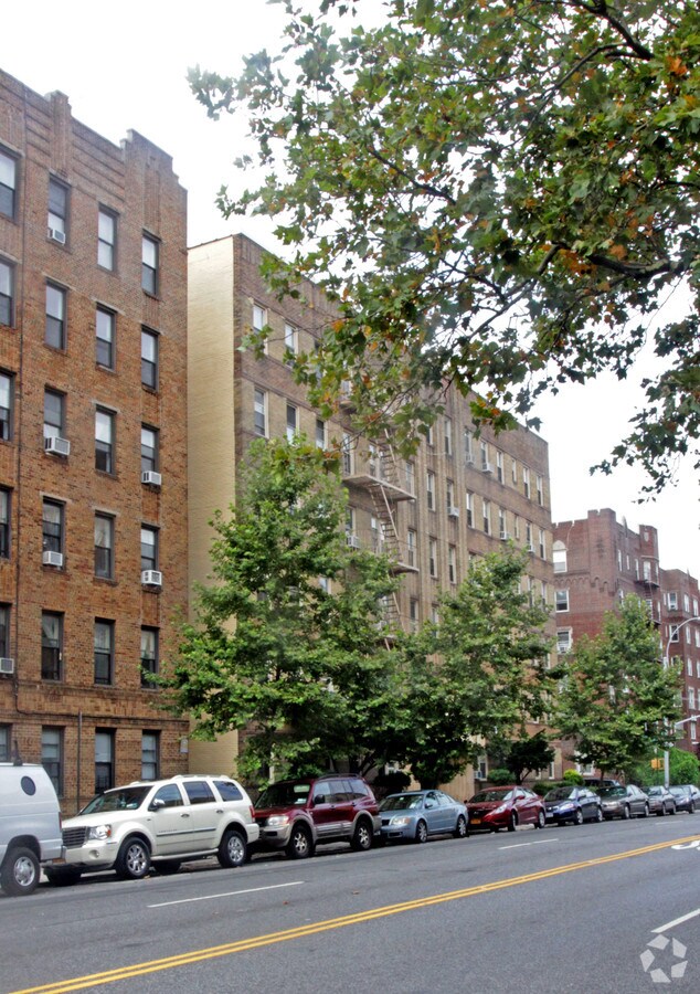 Photo - 106 Avenue P
