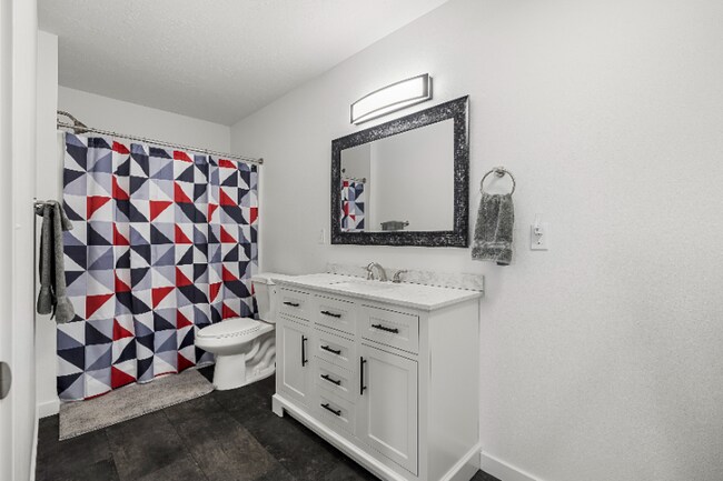 Photo - 140 Railroad Ave Unidad 4