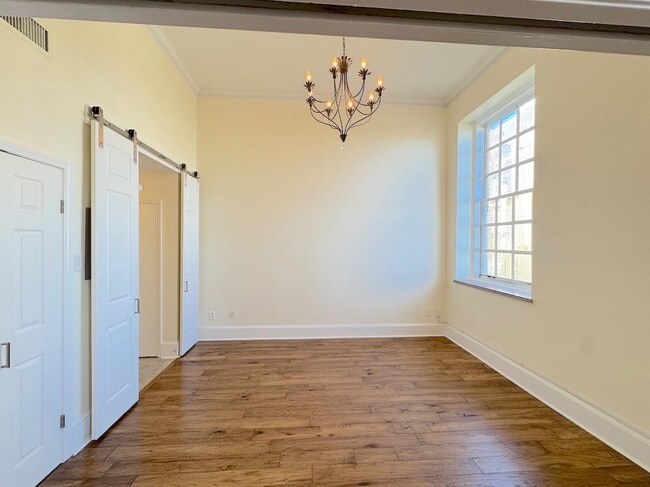 Photo - 321 Abercorn St