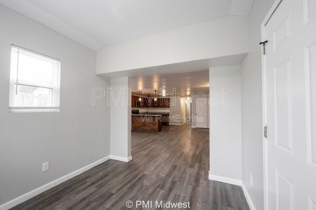 Photo - 955 N Traub Ave