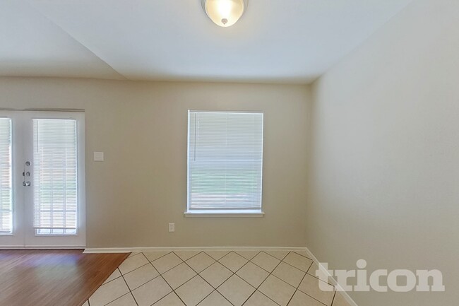 2507 Arapaho Dr