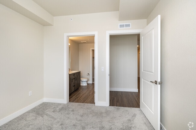 2BR, 2BA - 990SF - Reserve B - Primary Bedroom