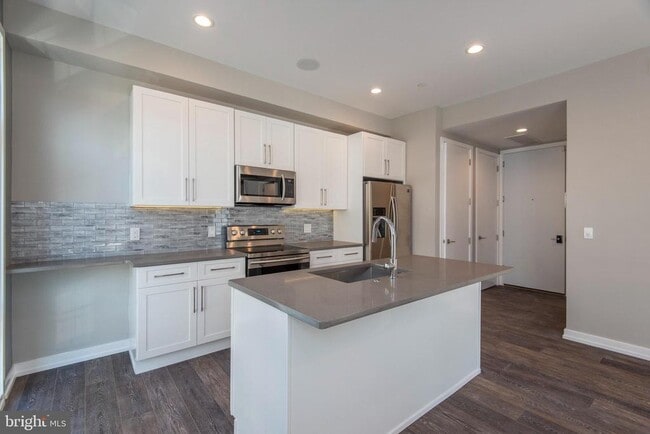 Building Photo - 1340 S 13th St Unit 1C Rental