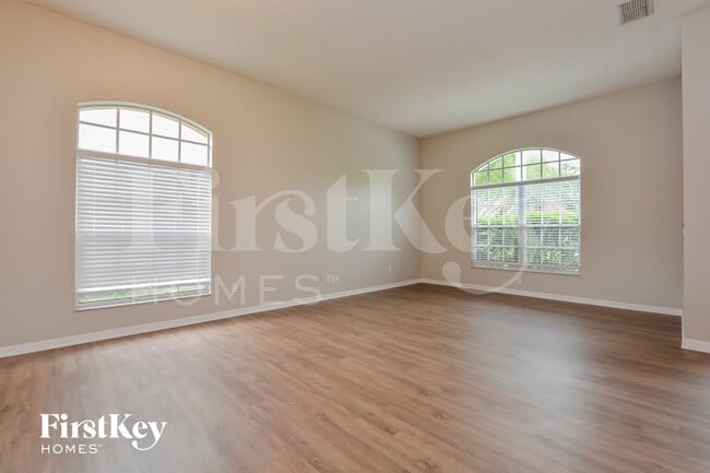 Photo - 517 Fitzwilliam Way